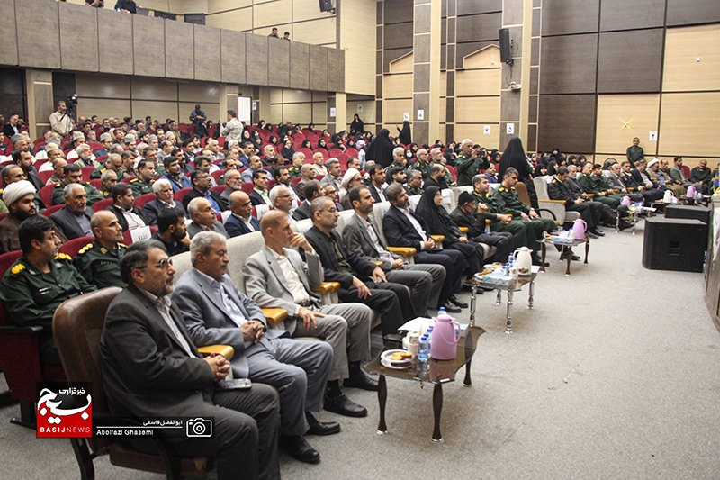 مکتب شهید سلیمانی فراتر از جناحبندیهاست مکتب شهید سلیمانی فراتر از جناحبندیهاست