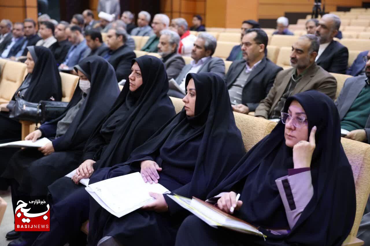 ارتقای دانش مدیران، فرمانداران و بخشداران از مهمترین برنامه‌های وزارت کشور است