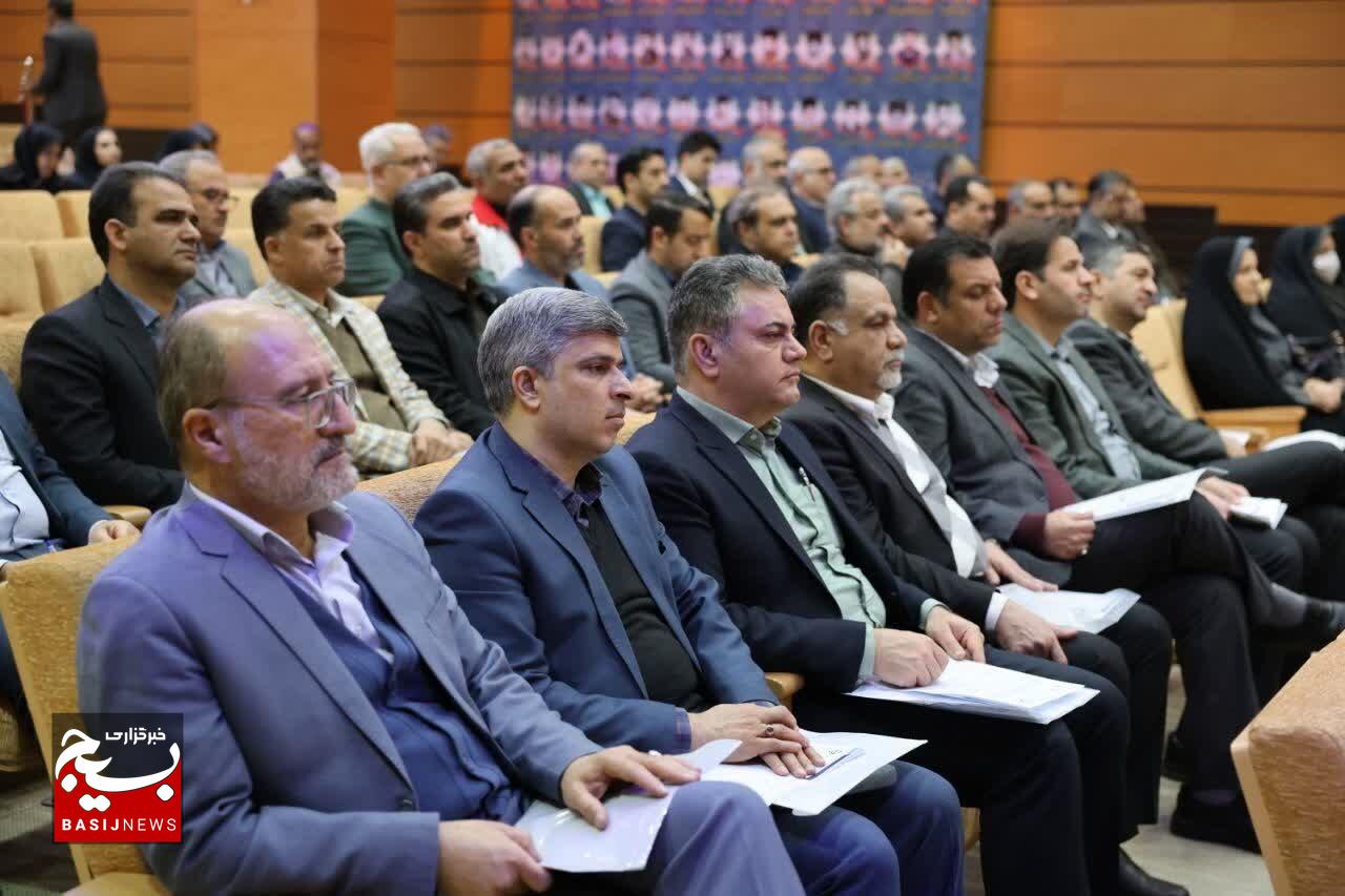 ارتقای دانش مدیران، فرمانداران و بخشداران از مهمترین برنامه‌های وزارت کشور است
