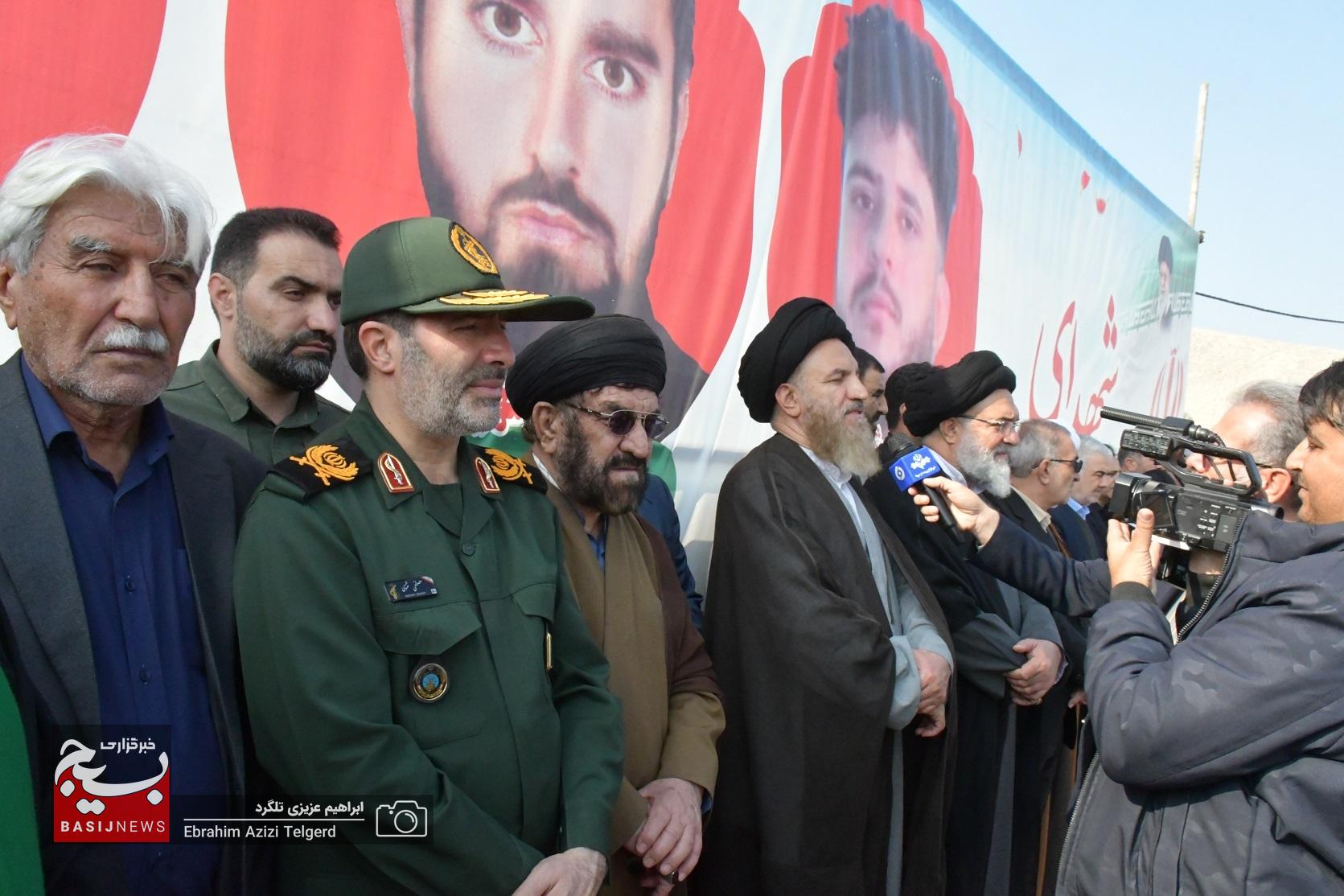 تشییع با شکوه 3 شهید مدافع امنیت در گچساران تشییع با شکوه 3 شهید مدافع امنیت در گچساران