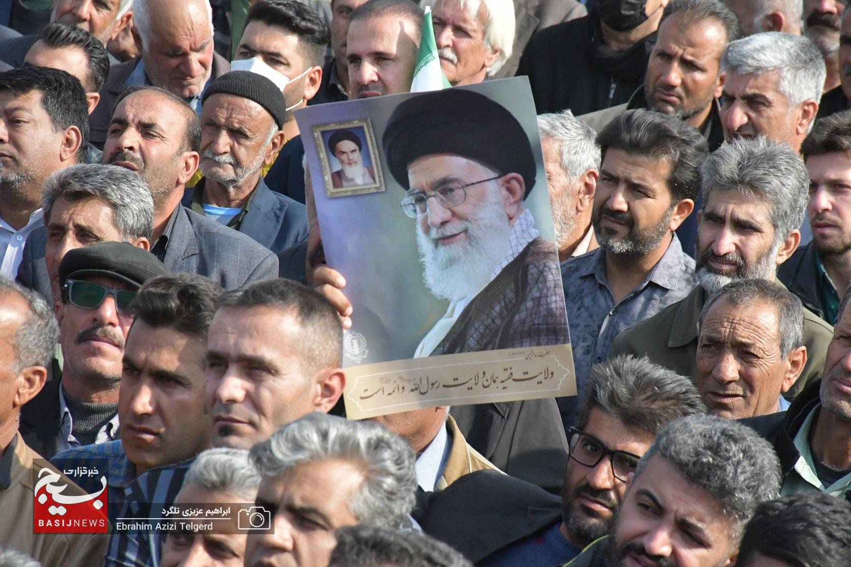 تشییع با شکوه 3 شهید مدافع امنیت در گچساران تشییع با شکوه 3 شهید مدافع امنیت در گچساران