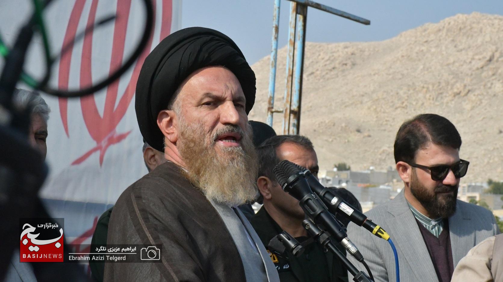 تشییع با شکوه 3 شهید مدافع امنیت در گچساران تشییع با شکوه 3 شهید مدافع امنیت در گچساران