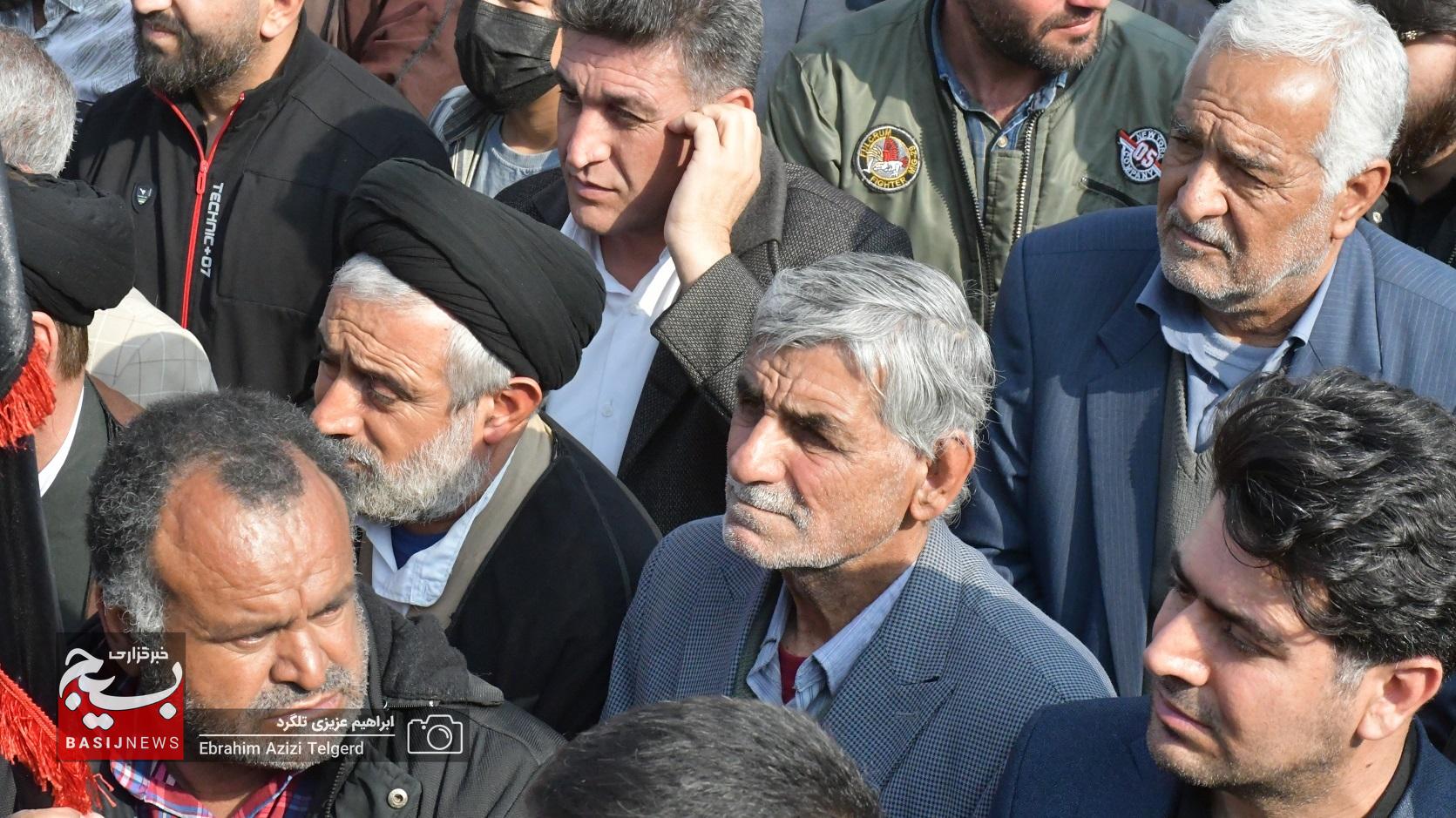تشییع با شکوه 3 شهید مدافع امنیت در گچساران تشییع با شکوه 3 شهید مدافع امنیت در گچساران