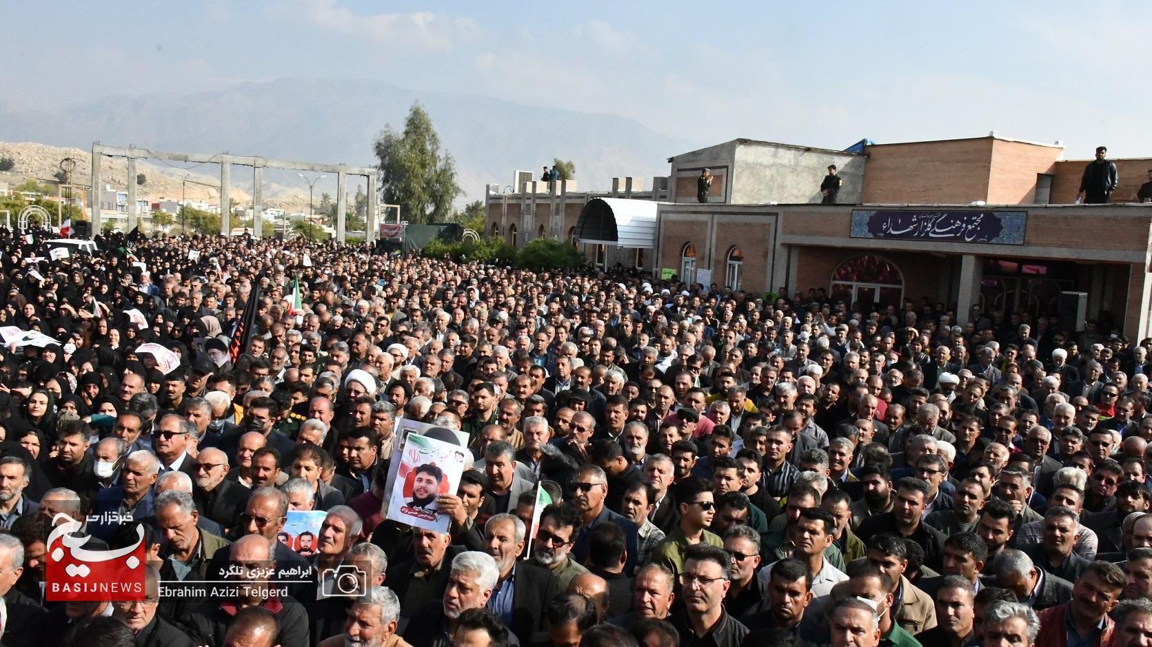 تشییع با شکوه 3 شهید مدافع امنیت در گچساران تشییع با شکوه 3 شهید مدافع امنیت در گچساران