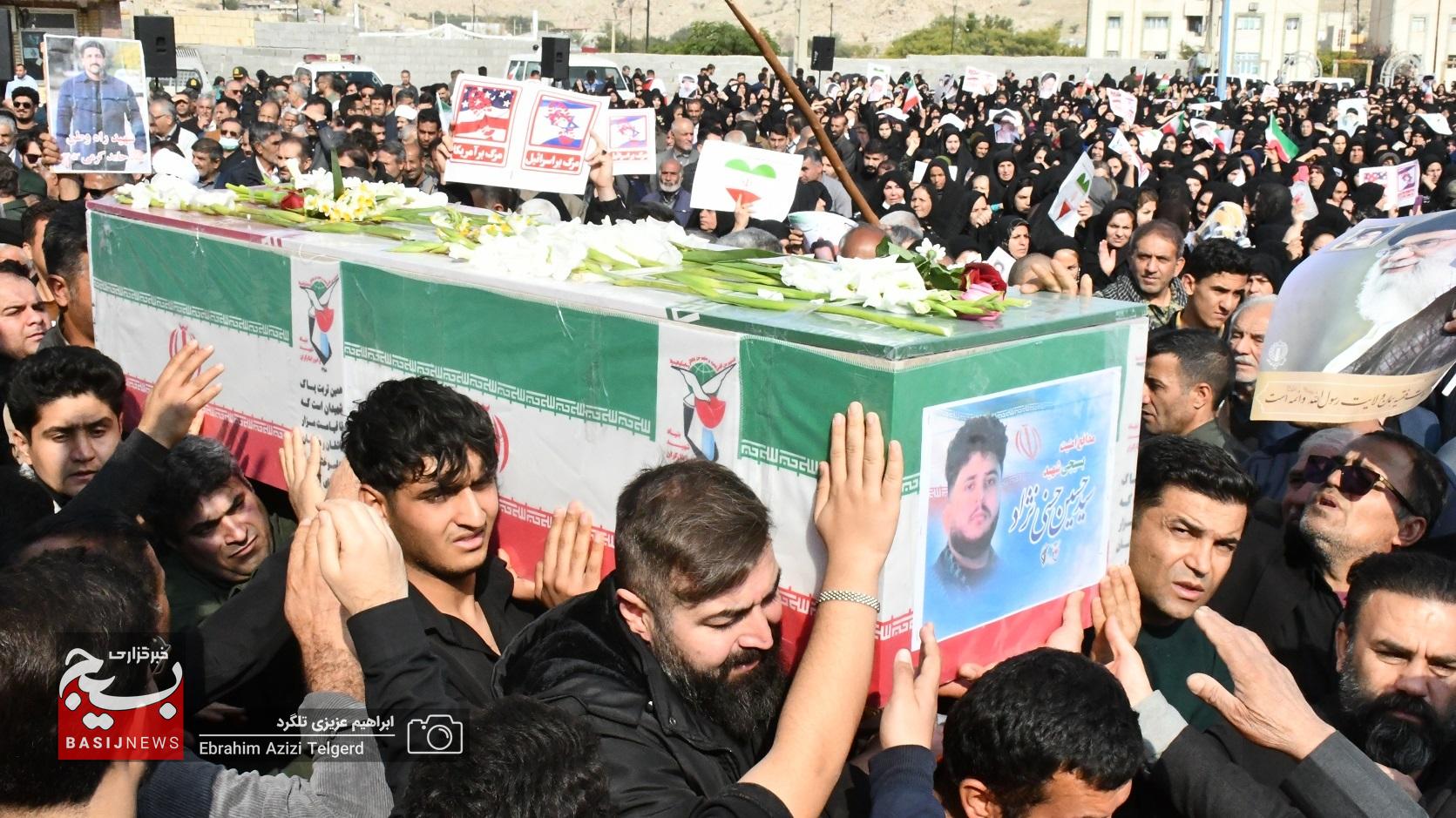 تشییع با شکوه 3 شهید مدافع امنیت در گچساران تشییع با شکوه 3 شهید مدافع امنیت در گچساران