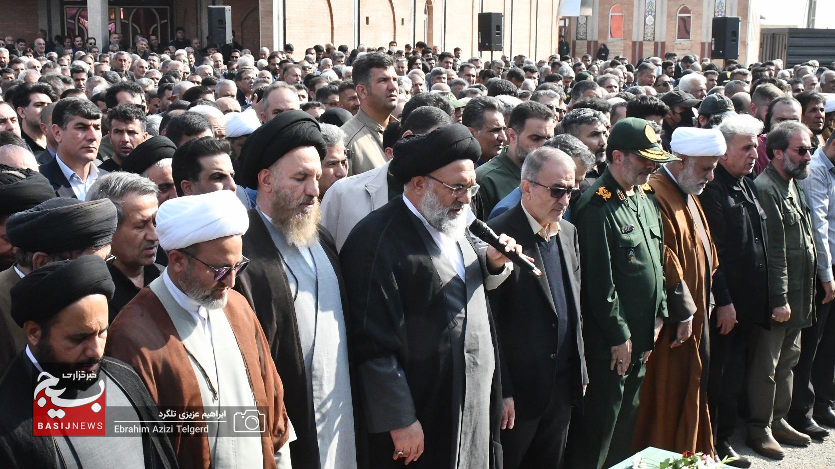 تشییع با شکوه 3 شهید مدافع امنیت در گچساران تشییع با شکوه 3 شهید مدافع امنیت در گچساران