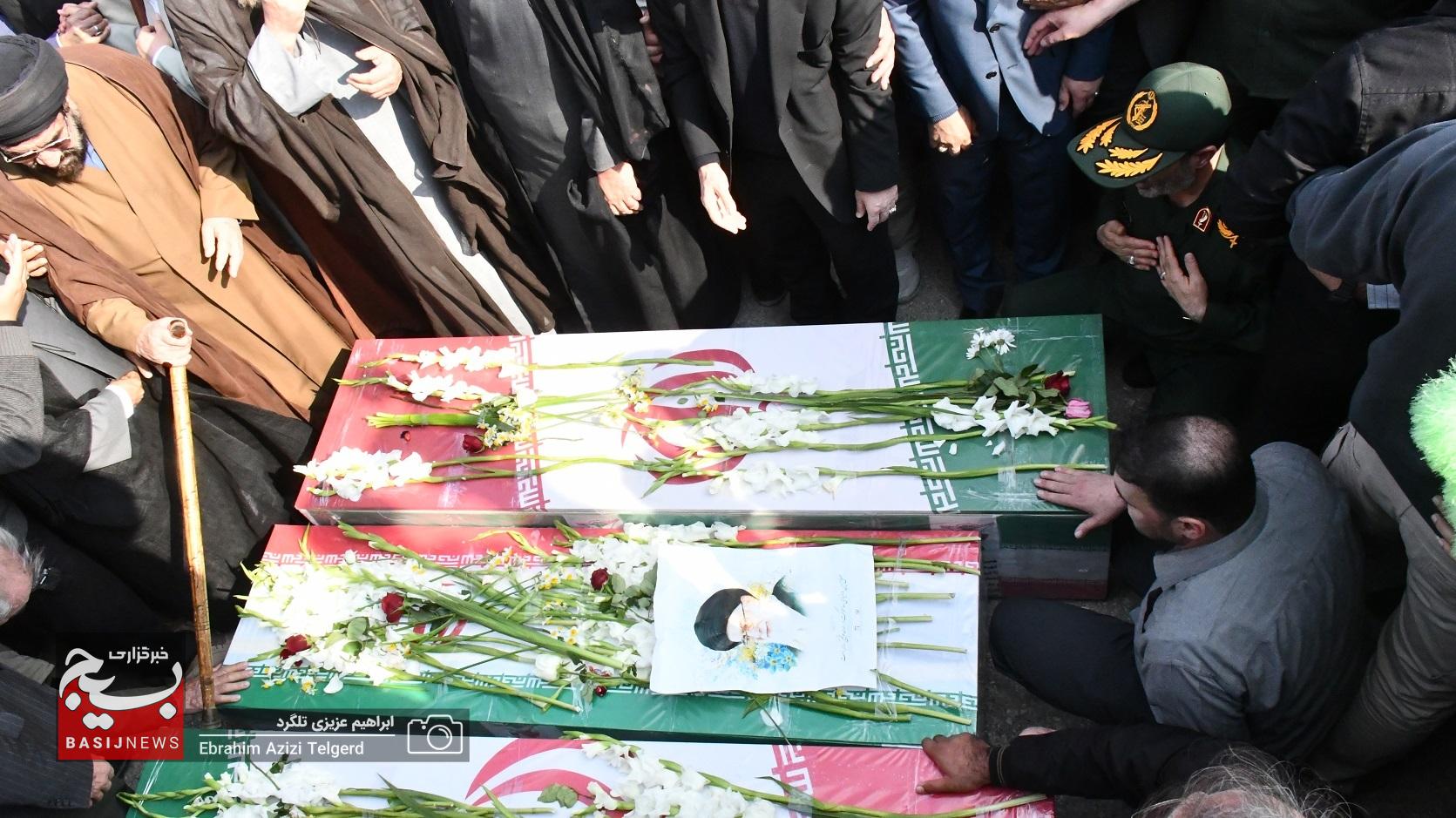 تشییع با شکوه 3 شهید مدافع امنیت در گچساران تشییع با شکوه 3 شهید مدافع امنیت در گچساران