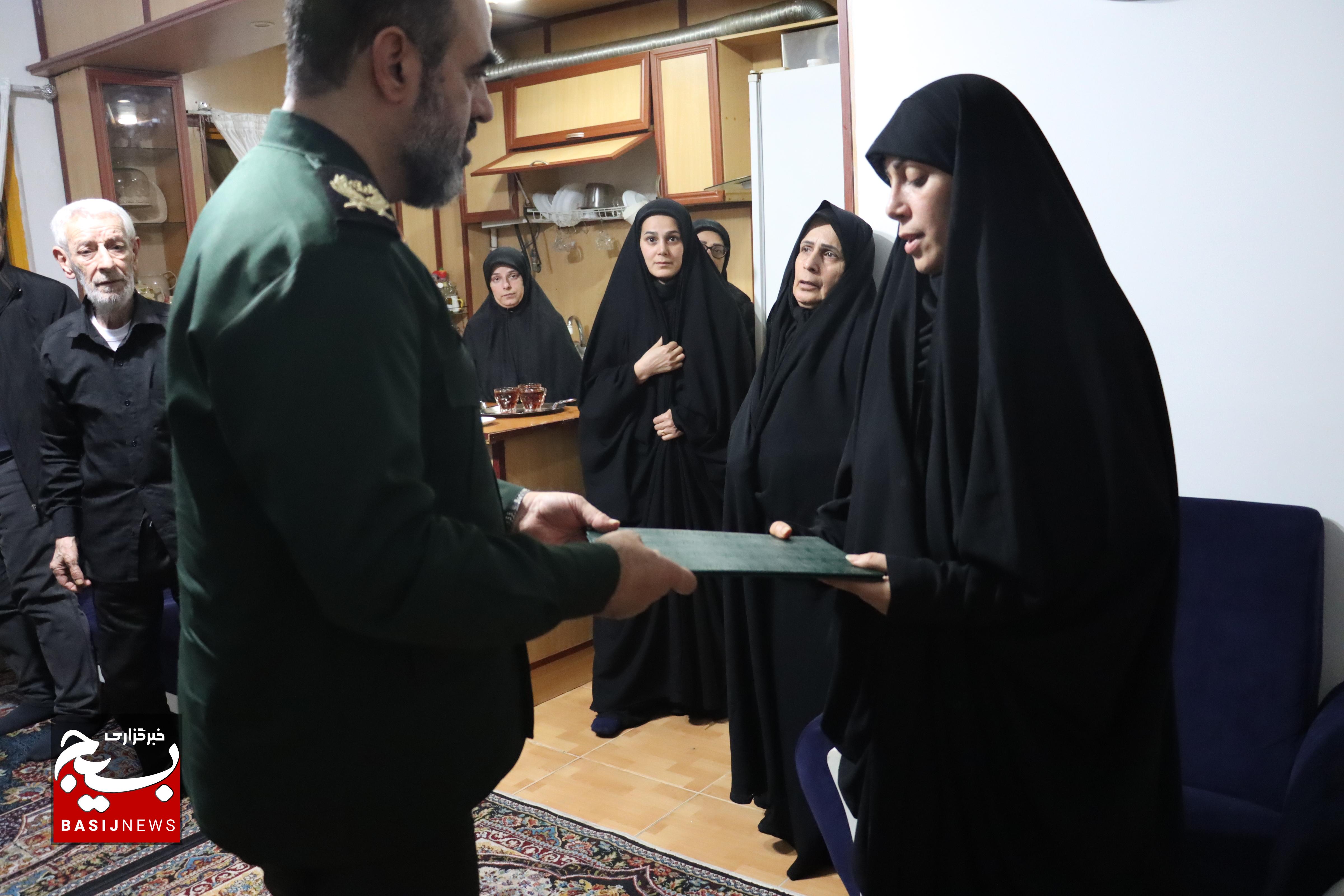 دیدار فرمانده سپاه قدس گیلان با خانواده شهدای حمله تروریستی مسلحانه  در رشت