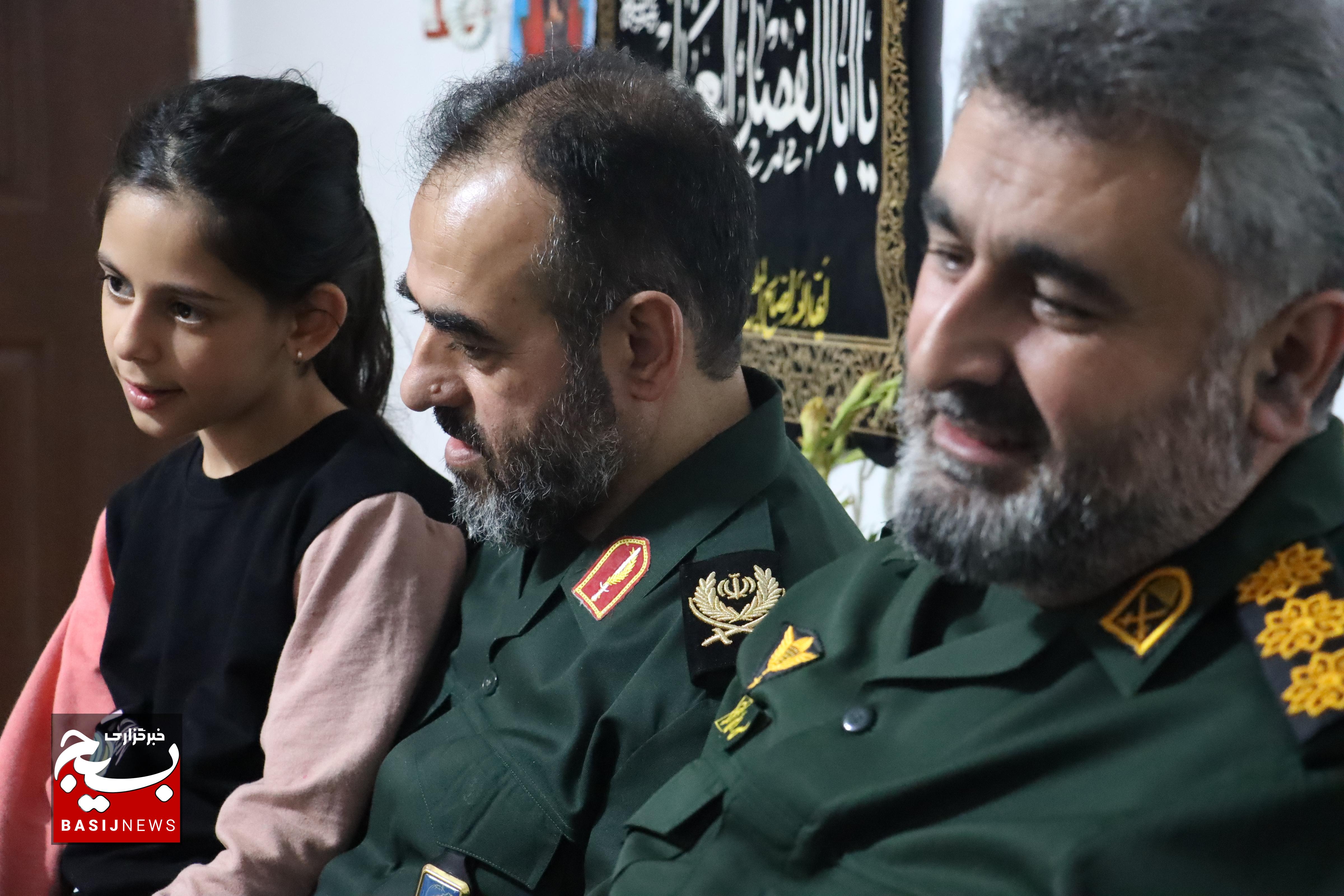 دیدار فرمانده سپاه قدس گیلان با خانواده شهدای حمله تروریستی در رشت