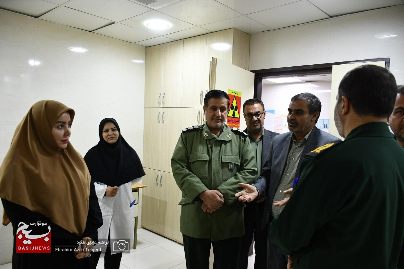 بازدید فرمانده سپاه فتح و رئیس دانشگاه علوم پزشکی از درمانگاه امام صادق (ص)