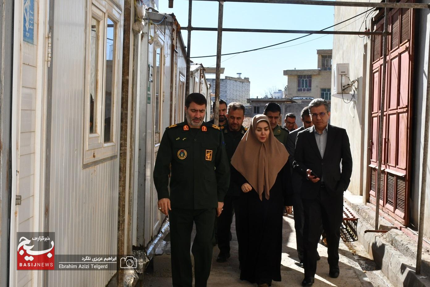 بازدید فرمانده سپاه فتح و رئیس دانشگاه علوم پزشکی از درمانگاه امام صادق (ص)