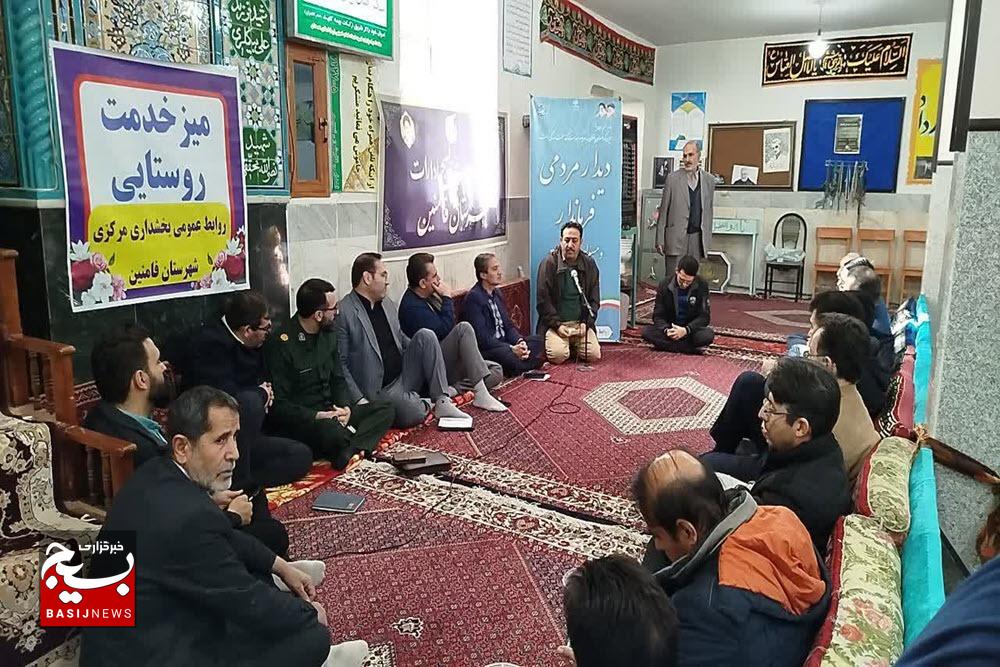 برگزاری میزخدمت جهادی در روستای اصله فامنین