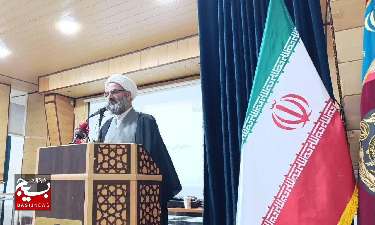 نماینده ولی‌فقیه در استان سمنان: نیرو‌های مسلح پشتوانه نظام اسلامی و زینت فرمانروایان هستند