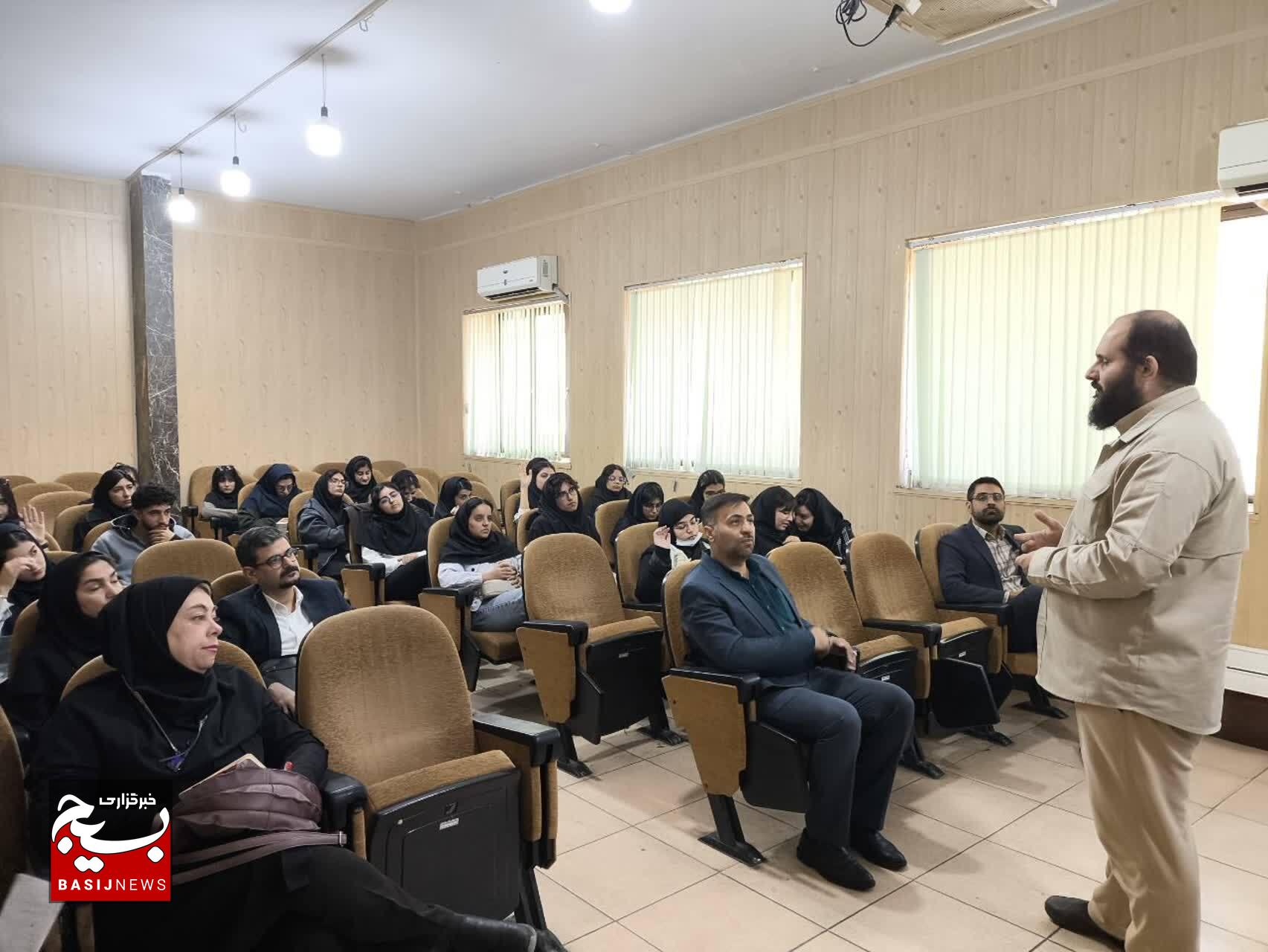«طرح امام صادق(ع)»؛ الگوی ملی حمایت از صنایع خلاق علوم انسانی از شیراز کلید خورد