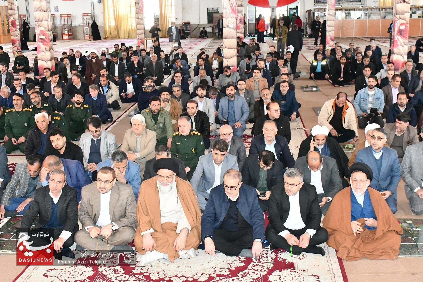 آیین گلباران مزار شهدا و تجدید میثاق با آرمان‌های شهیدان والامقام در یاسوج
