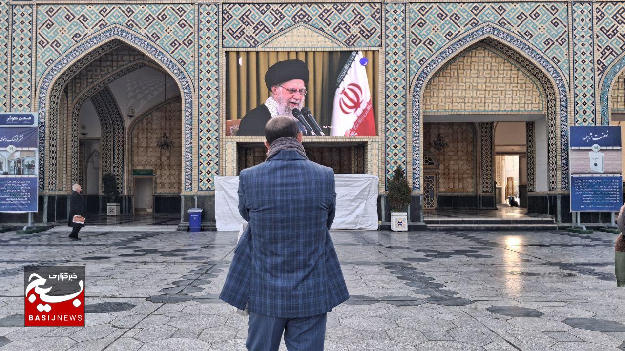 صدای انقلاب در حرم امام رضا(ع) طنین‌انداز شد