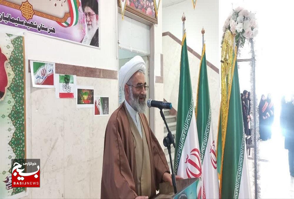 وظیفه ما خنثی‌سازی توطئه‌های دشمن با جهاد تبیین است