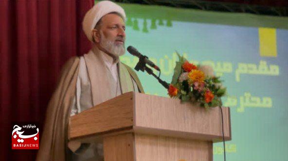 رسالت امامت جهانی بر دوش ملت ایران است