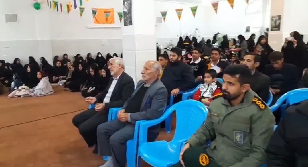 جشن باشکوه فرخنده میلاد امام زمان ارواحنافداه و دهه مبارک فجر انقلاب اسلامی با سخنرانی، تئاتر، مسابقه، پرسش و پاسخ، مولودی خوانی و اجرای سرود درحسینیه حضرت زینب سلام الله علیها دهنو عباسعلی برگزار شد.
