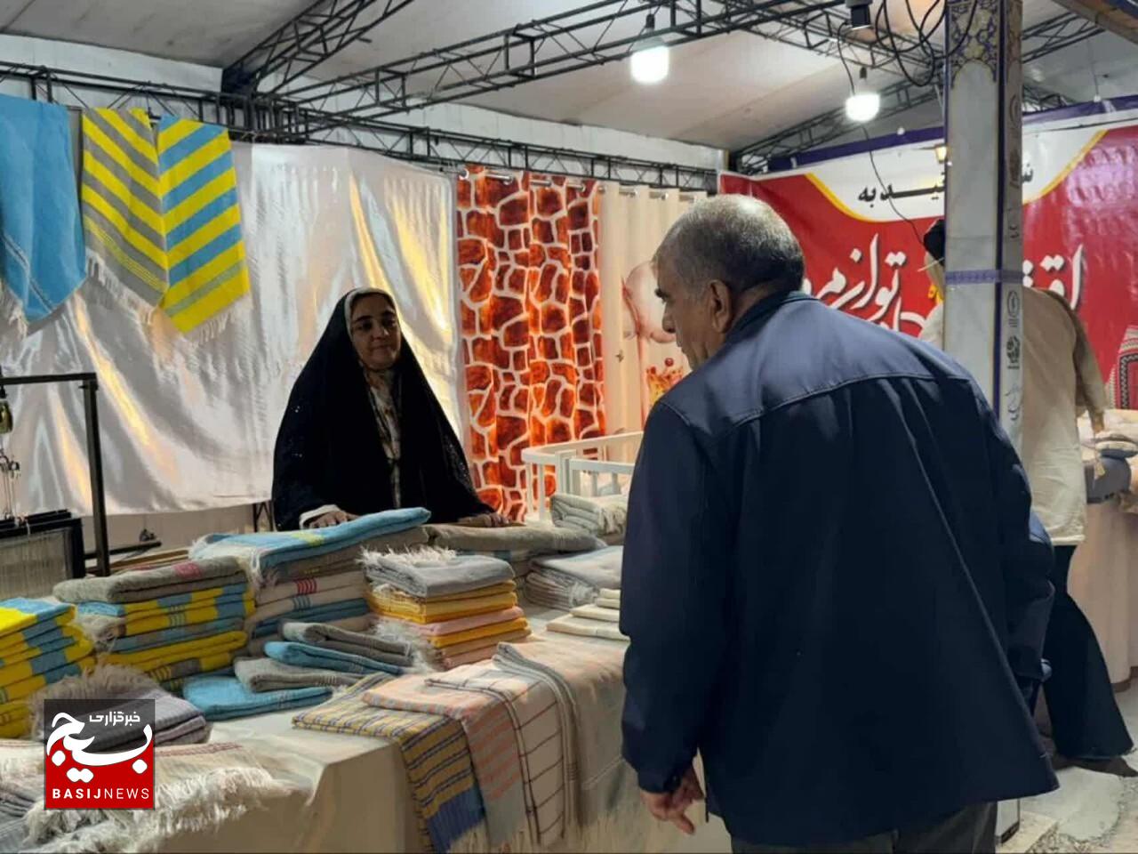 تسهیلات بسیج سازندگی؛ موتور محرک اشتغال‌زایی ۲۵۰ خانواده در خراسان جنوبی/ روایت کارآفرین پیشگام پارچه‌بافی