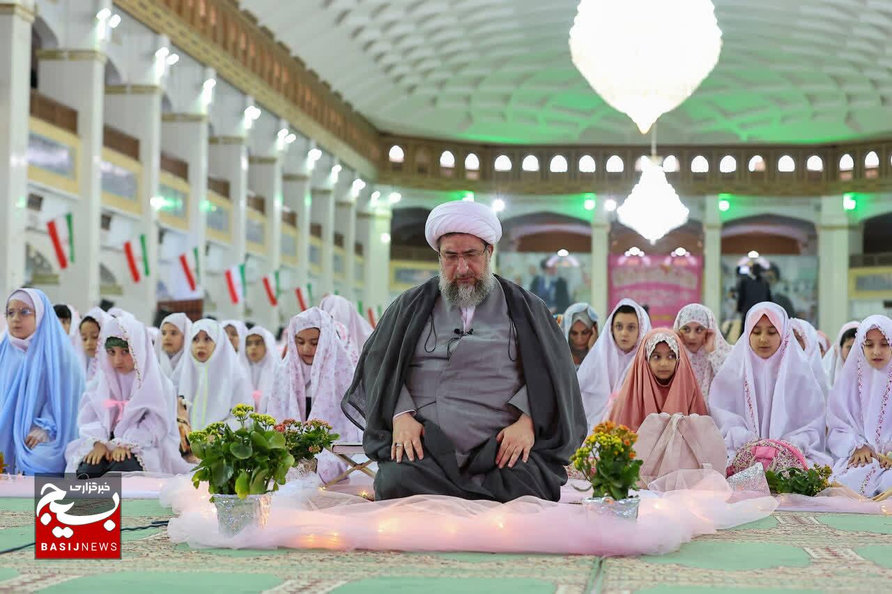 تأکید نماینده ولیفقیه در آذربایجان شرقی بر نقش تربیت دینی دختران در آینده ایران اسلامی تأکید نماینده ولیفقیه در آذربایجان شرقی بر نقش تربیت دینی دختران در آینده ایران اسلامی