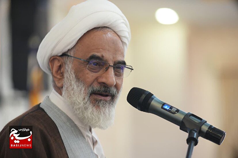 ابلاغ سلام رهبر معظم انقلاب اسلامی به خانواده شهدا / شکست محاسبات استکبار در جنگ ۱۲ روزه