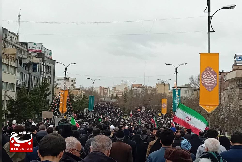 حضور پرشور مردم همدان در میعادگاه وحدت و راهپیمایی ۲۲ بهمن