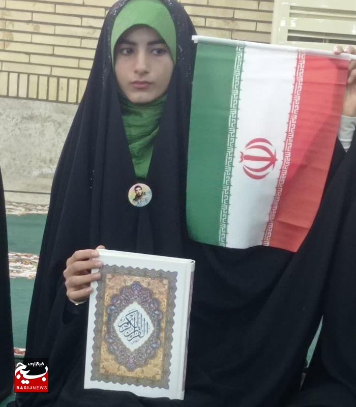جشن پیروزی انقلاب در گناوه با راهپیمایی باشکوه مردم برگزار شد