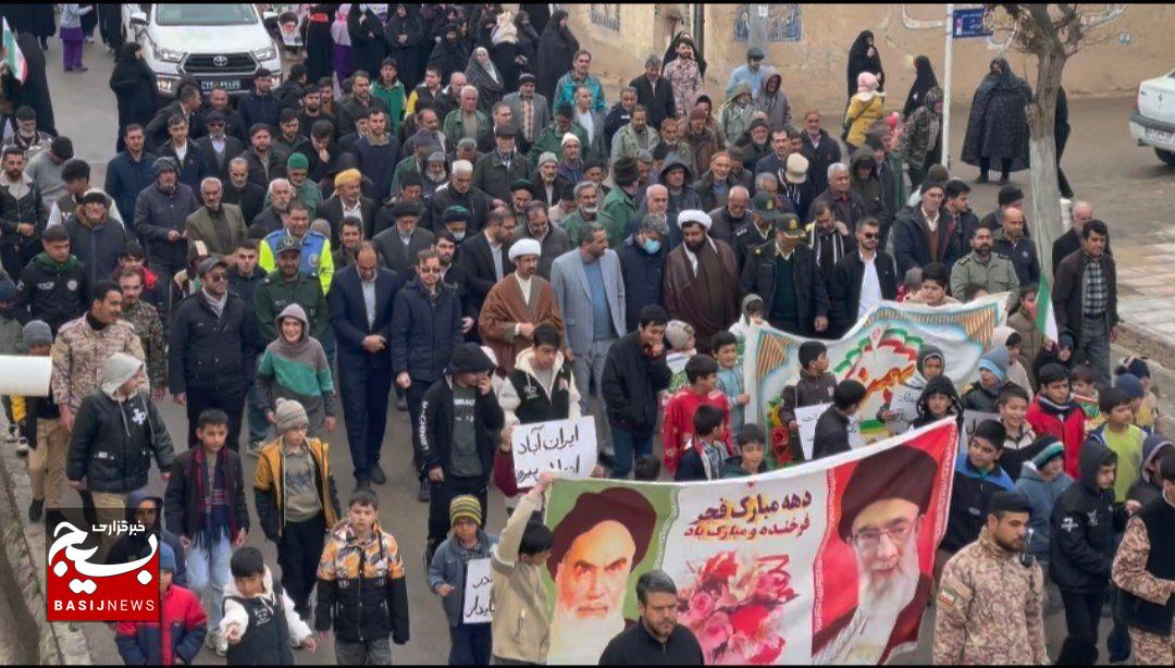 حضور پرشور مردم زاوین در راهپیمایی ۲۲ بهمن