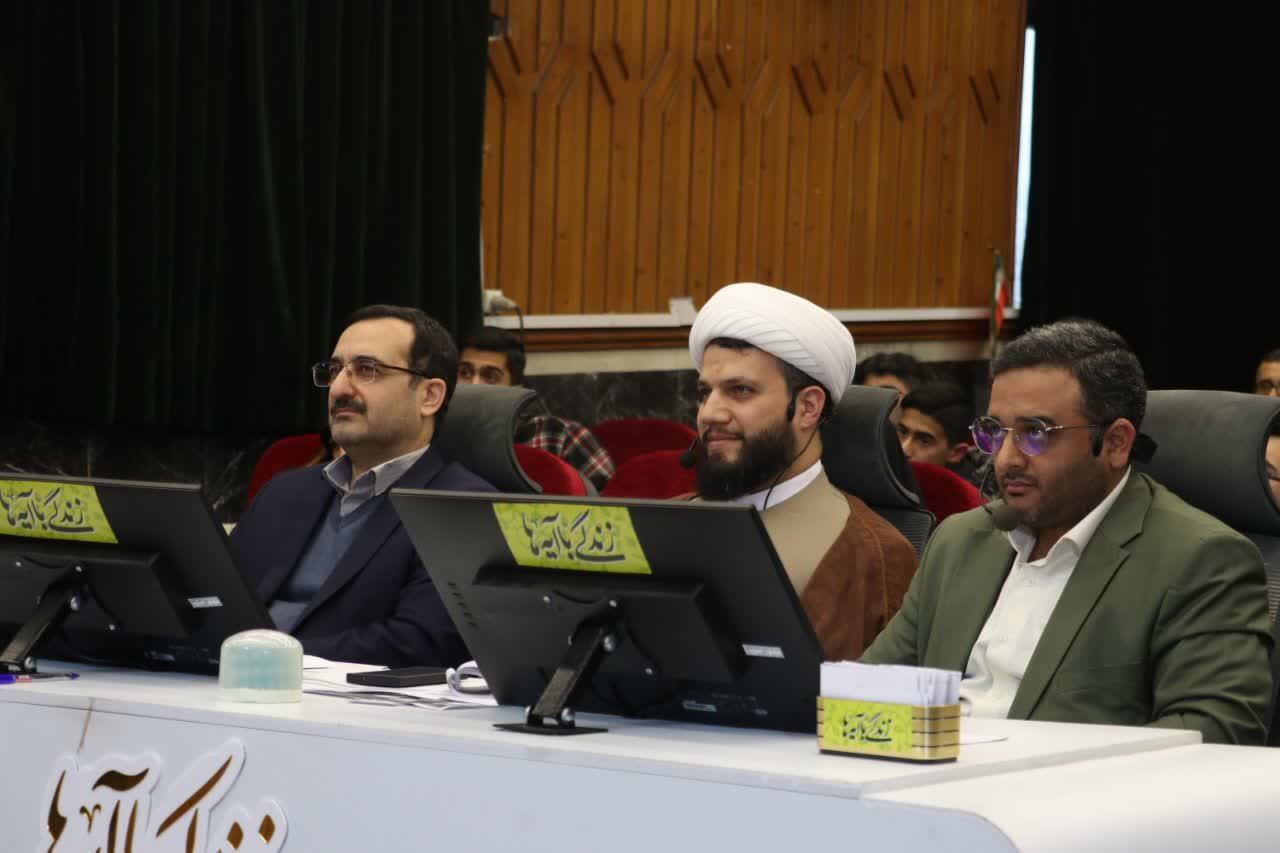 تقویت معارف قرآنی برای پیشرفت کشور ضروری است تقویت معارف قرآنی برای پیشرفت کشور ضروری است