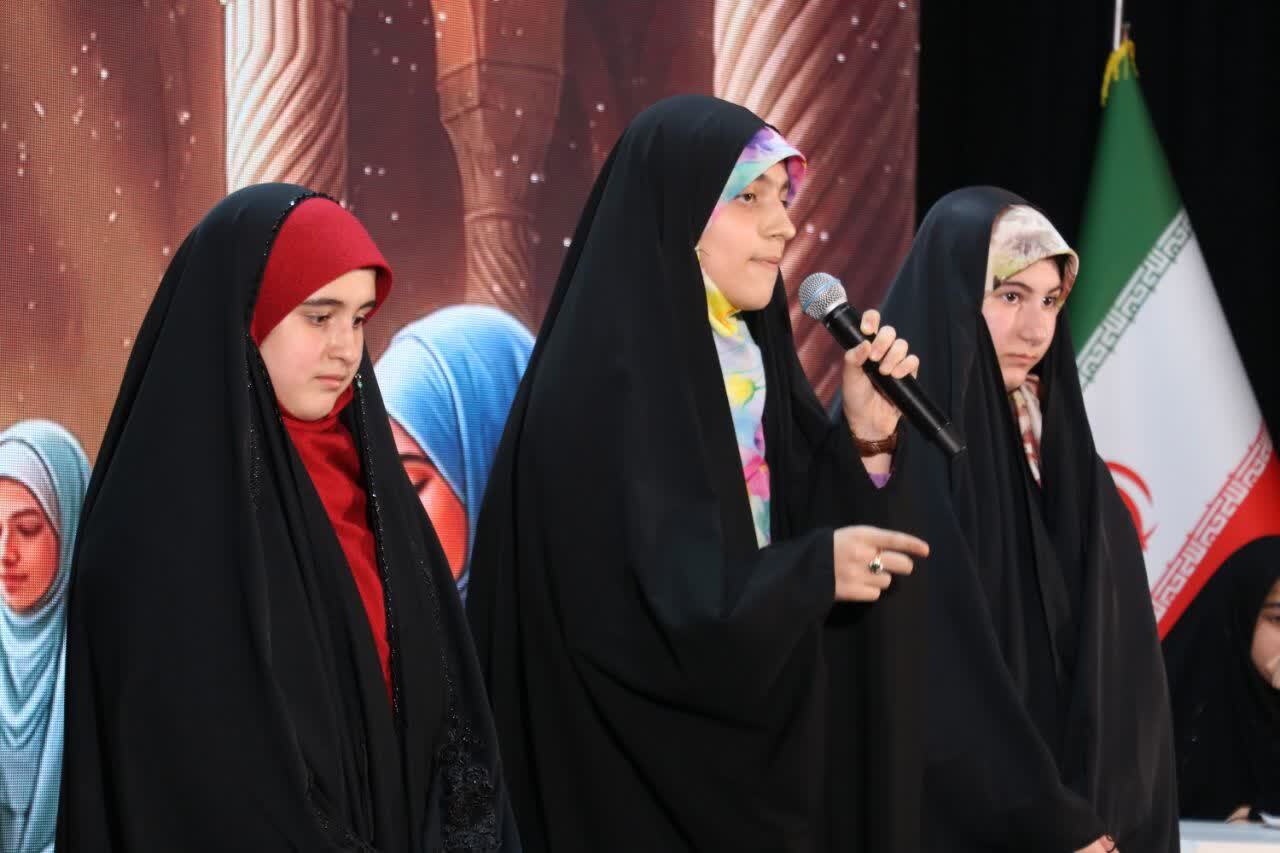 تقویت معارف قرآنی برای پیشرفت کشور ضروری است تقویت معارف قرآنی برای پیشرفت کشور ضروری است