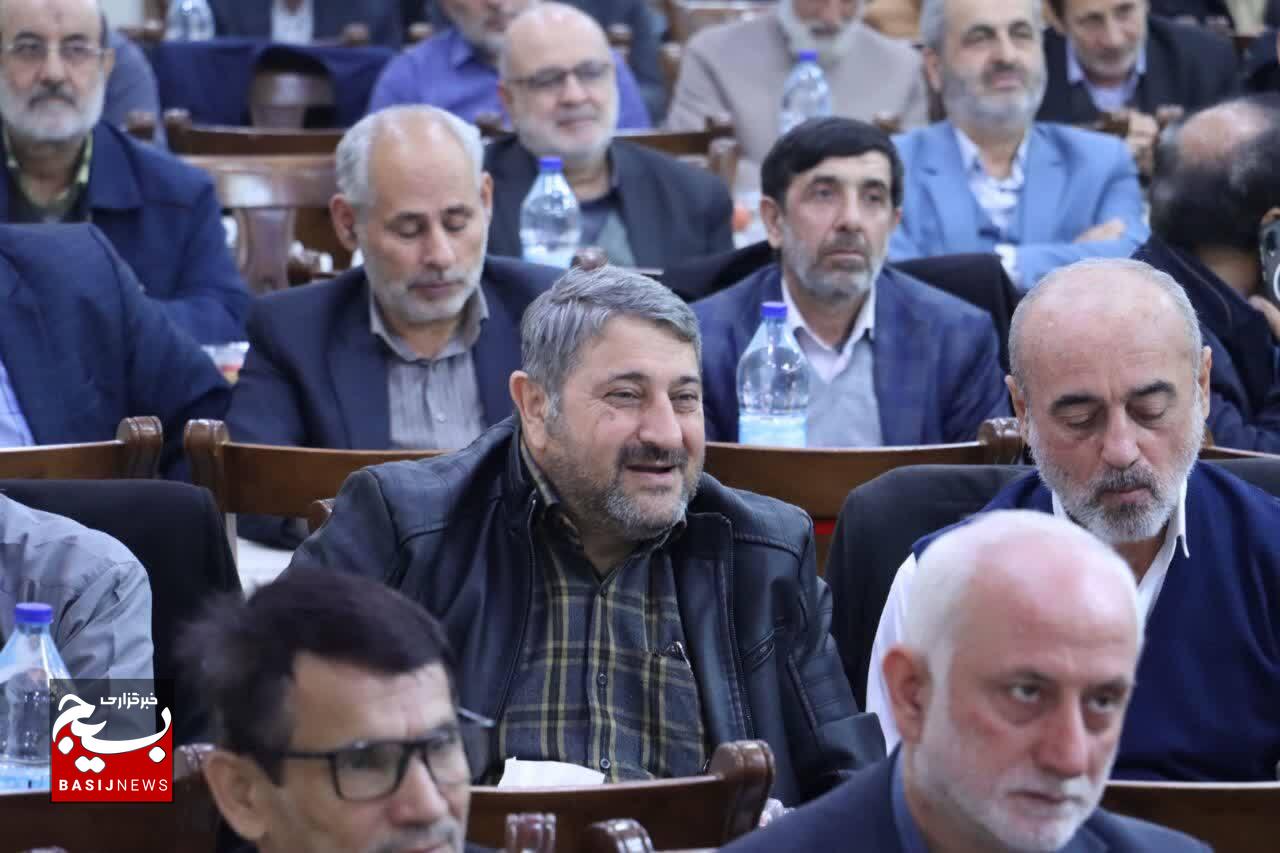پیشکسوتان انقلاب با پاسداری از نظام، دشمن را در طرح ۱۴۰۴ ناکام میکنند پیشکسوتان انقلاب با پاسداری از نظام، دشمن را در طرح ۱۴۰۴ ناکام میکنند