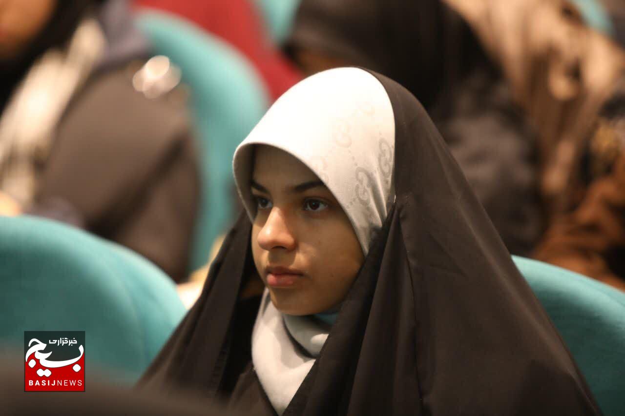 آیین اختتامیه هفتمین جشنواره ملی موسیقی و سرود بسیج (آوای عشق)
