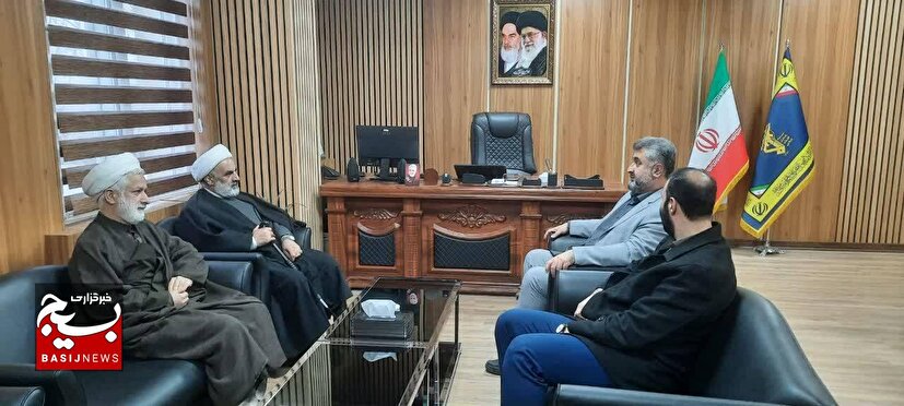 رمز پیروزی ایران اسلامی اتحاد و ولایت‌مداری در برابر نظام استکباری است