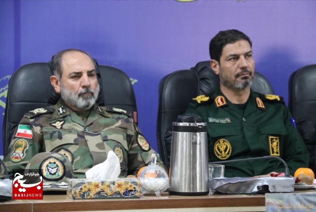 در قالب خبرگزاری تنظیم نشده است + از اعداد لاتین در متن فارسی استفاده نشود /////جلسه تعاملی فرماندهان لشکر عملیاتی ۵ نصر و لشکر ۷۷ ثامن الائمه علیه السلام برگزار شد.