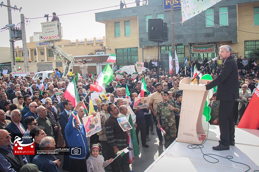دشمن بیش از آنکه ما تصور می‌کنیم از ملت ایران می‌ترسد