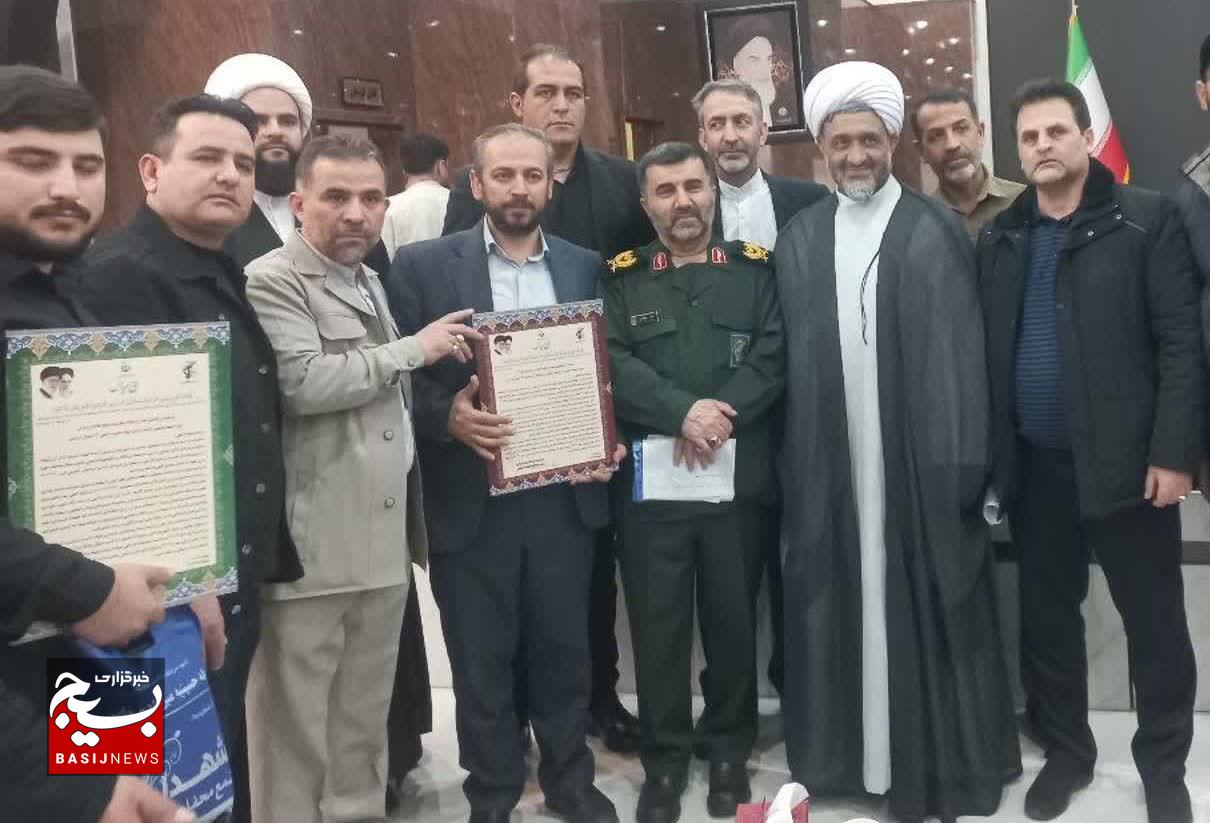 ششمین جشنواره پایگاه های اسوه کشوری در مشهد مقدس برگزار شد. ششمین جشنواره پایگاه های اسوه کشوری در مشهد مقدس برگزار شد.