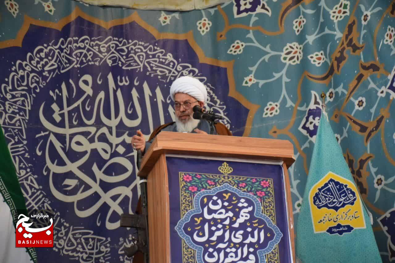 امام جمعه موقت شاهرود: دشمن برای ساقط کردن نظام، مردم را هدف گرفته است