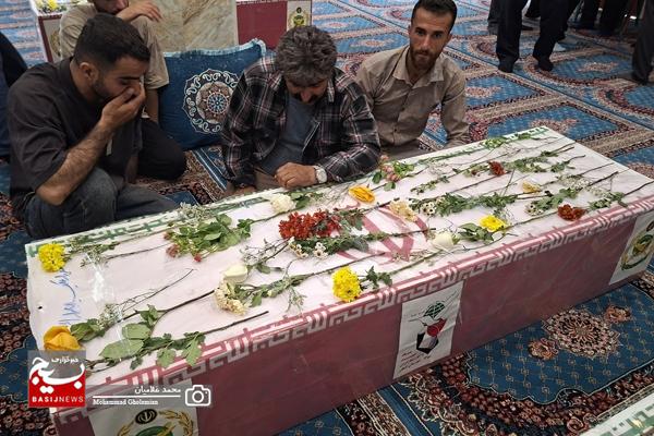 وداع با پیکر ۹ شهید پدافند سیراف در کنگان