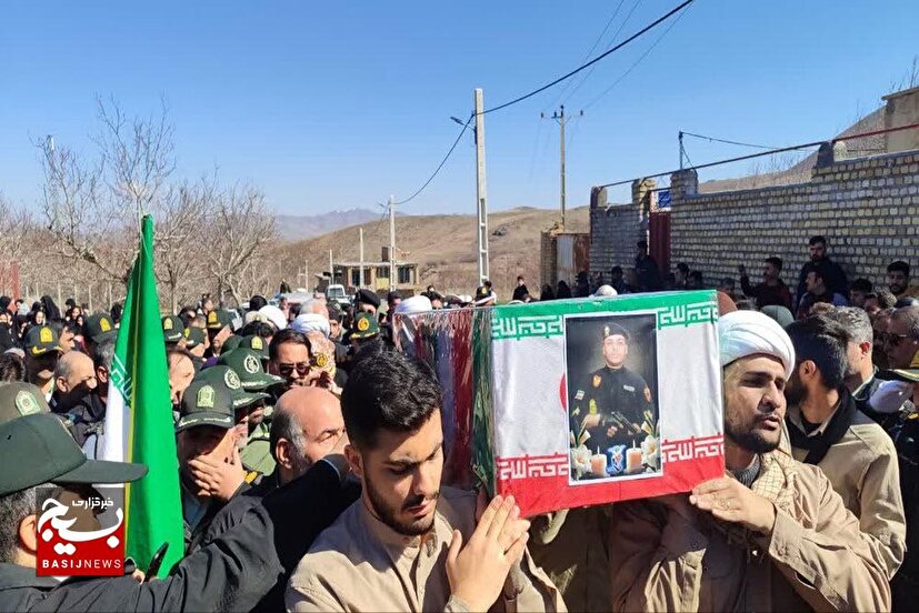 پیکر پاک شهید «احمدرضا علی‌محمدی» در روستای دره چنار ملایر تشییع شد