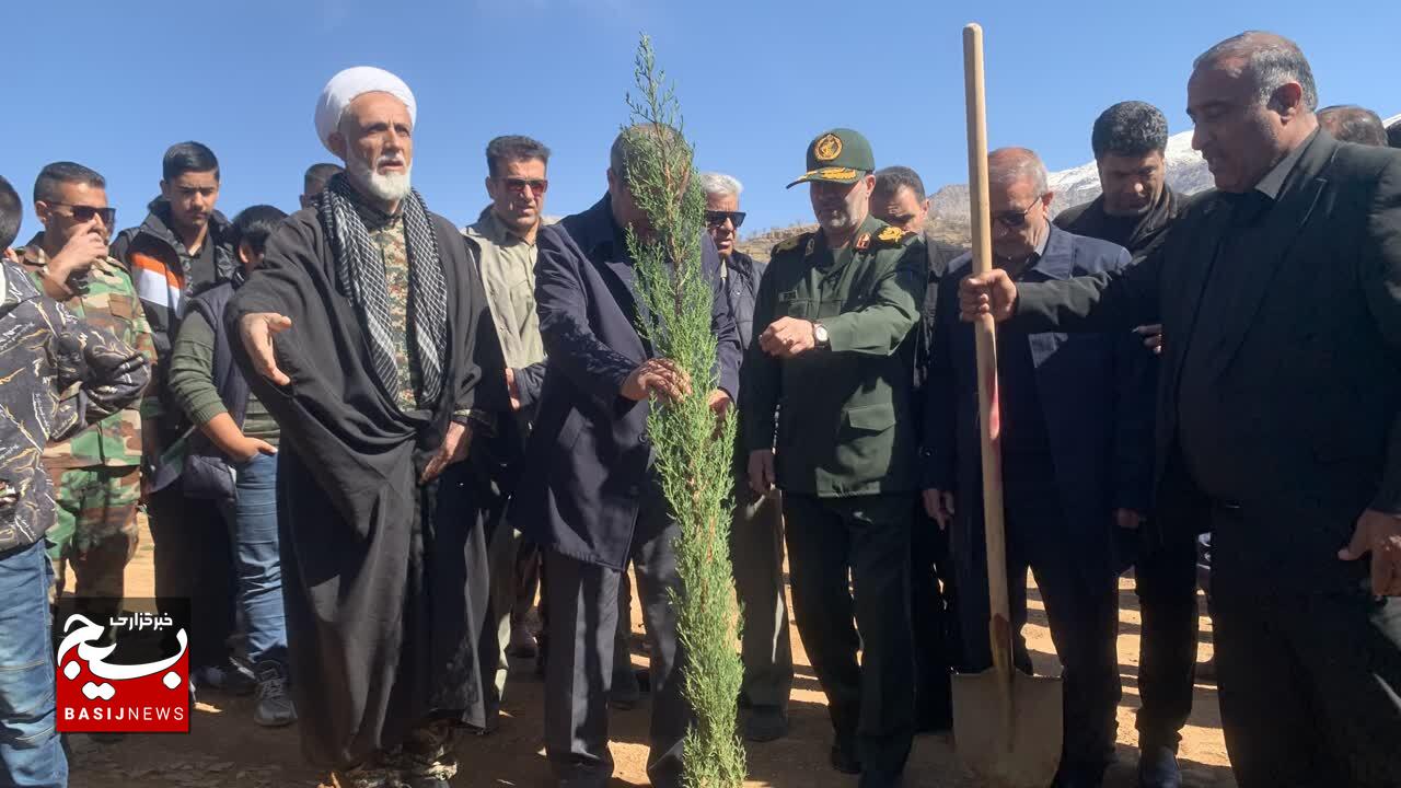 سرو ایران در خاک کهگیلویه و بویراحمد کاشته شد