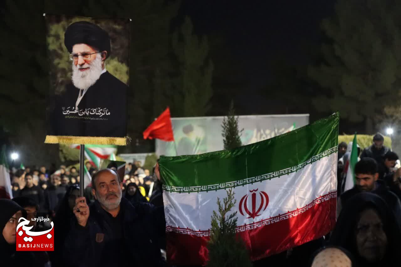 حضور مردم پايتخت مقاومت جهان اسلام-کرمان در ششمین روز خونخواهی امام شهید