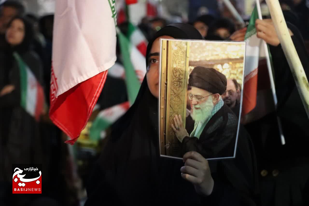 حضور مردم پايتخت مقاومت جهان اسلام-کرمان در ششمین روز خونخواهی امام شهید