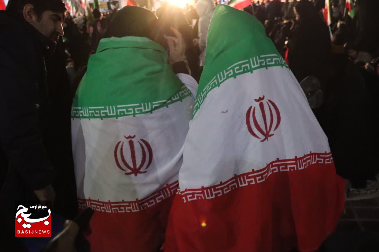 حضور مردم پايتخت مقاومت جهان اسلام-کرمان در ششمین روز خونخواهی امام شهید