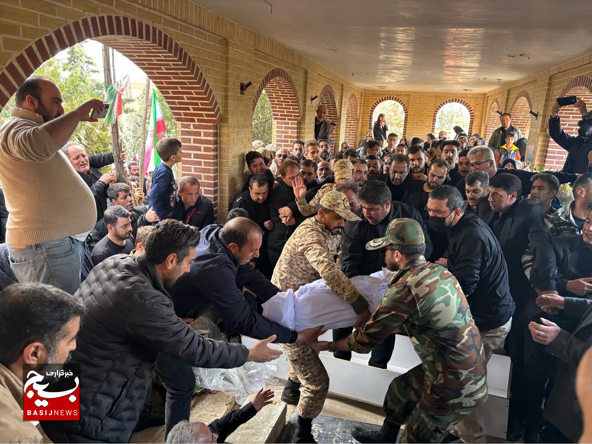 گزارش تصویری تشییع شهید والامقام،سرباز وطن ابوالفضل حبیبی شیخ احمد گزارش تصویری تشییع شهید والامقام،سرباز وطن ابوالفضل حبیبی شیخ احمد