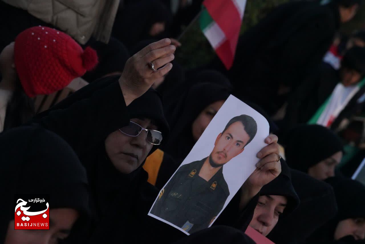 کرمان، در غم شهدای اقتدار و یاد امام شهید، اشک می‌ریزد