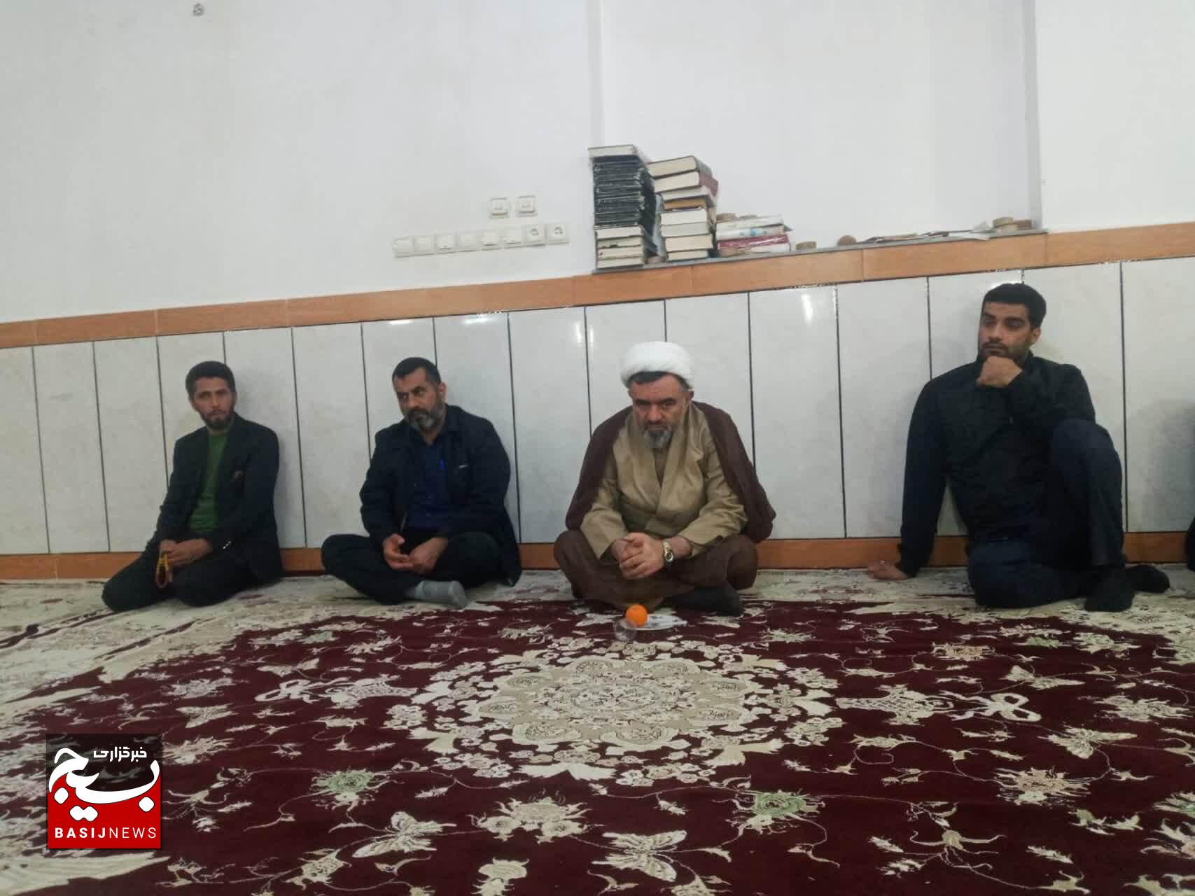 خون شهدا درخت انقلاب را زنده نگه داشته و نام آنان چراغ راه مجاهدان این سرزمین است