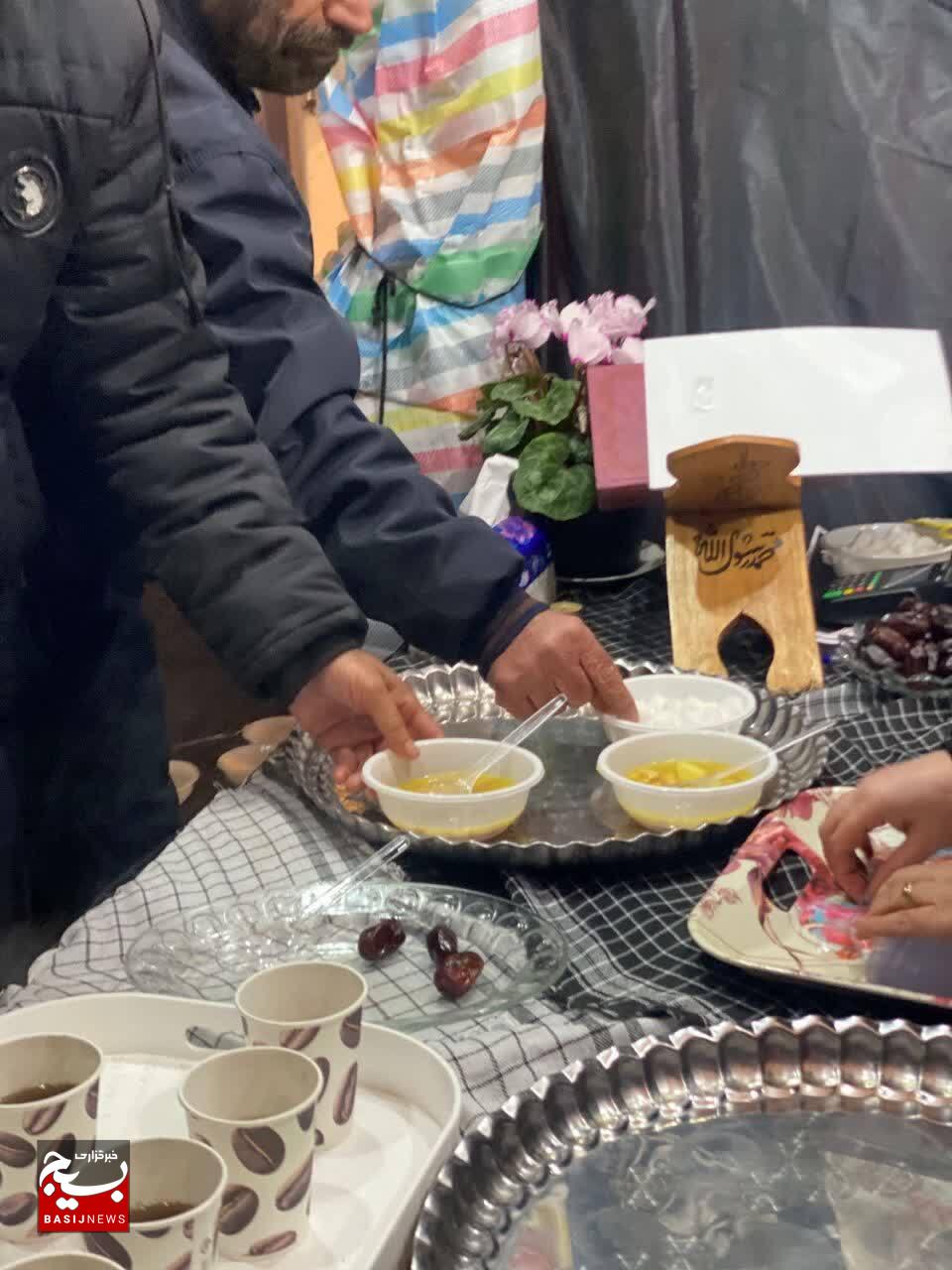 خدمت بانوان جهادی لاهیجان در پشت جبهه های نبرد حق و باطل خدمت بانوان جهادی لاهیجان در پشت جبهه های نبرد حق و باطل