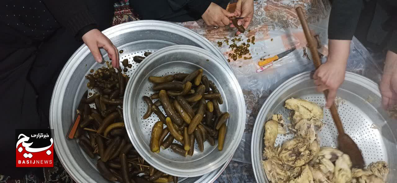 خدمت بانوان جهادی لاهیجان در پشت جبهه های نبرد حق و باطل خدمت بانوان جهادی لاهیجان در پشت جبهه های نبرد حق و باطل