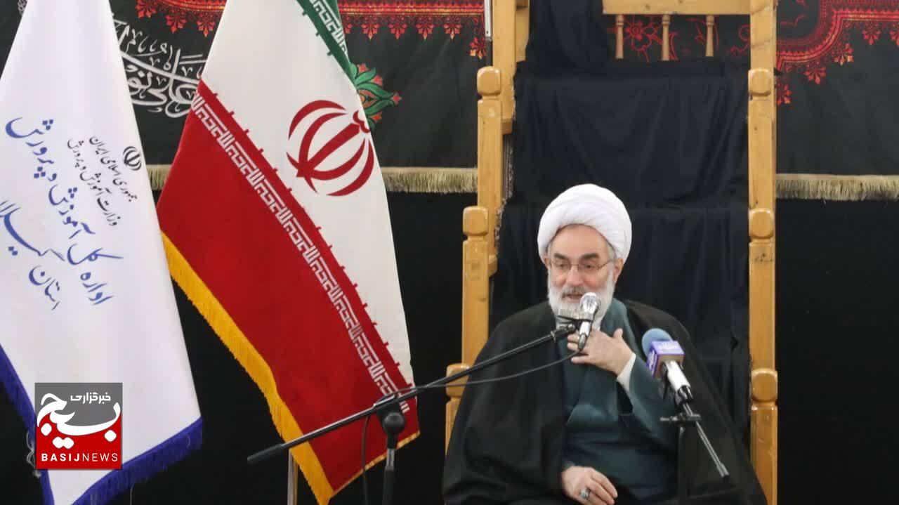 خون رهبر شهید زمینه‌ساز شکست دشمنان خواهد شد